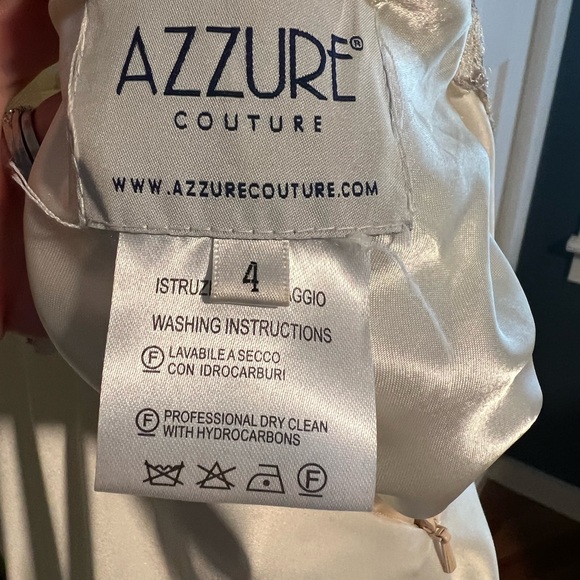 Stunning cream/satin dress - Picture 5 of 6